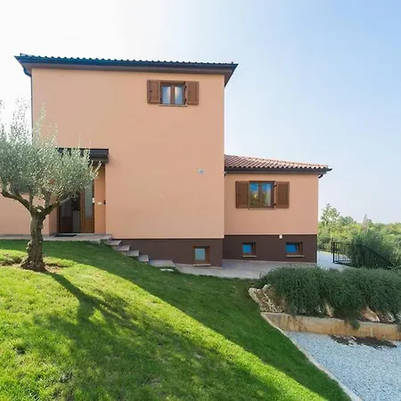 Marina With Pool, Bbq & Parking Near Porec Villa *